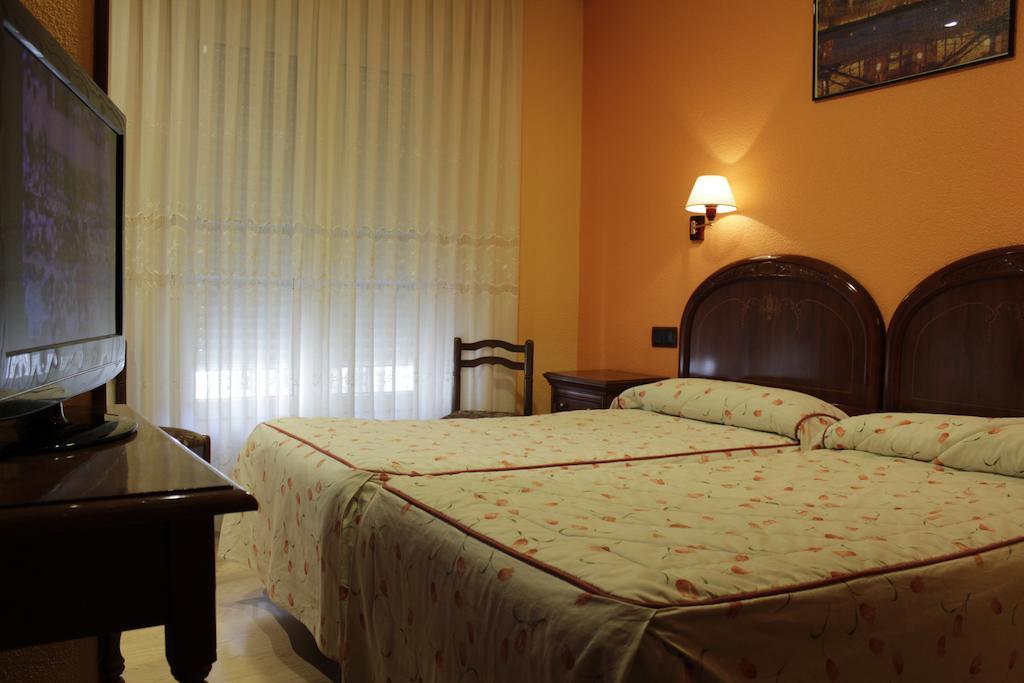 Hostal Ana Belen Madryt Zewnętrze zdjęcie