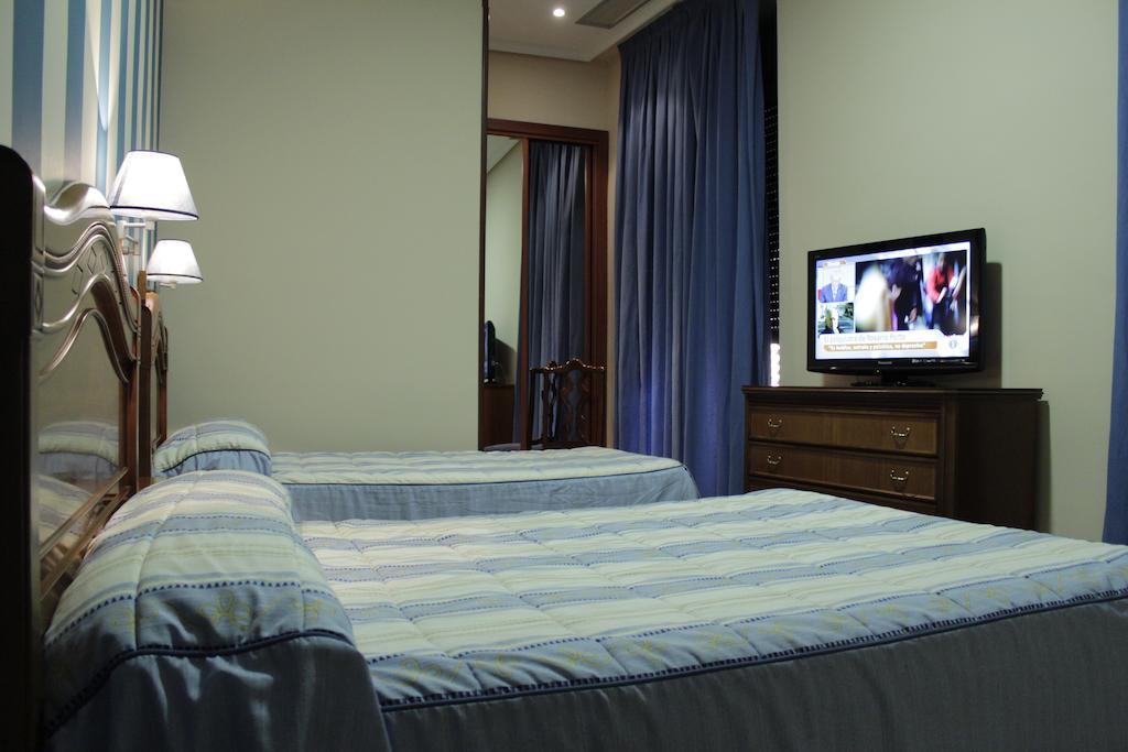 Hostal Ana Belen Madryt Zewnętrze zdjęcie