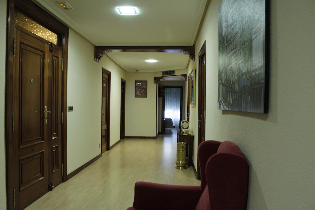 Hostal Ana Belen Madryt Zewnętrze zdjęcie