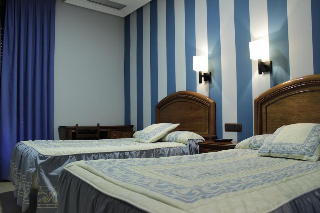 Hostal Ana Belen Madryt Zewnętrze zdjęcie