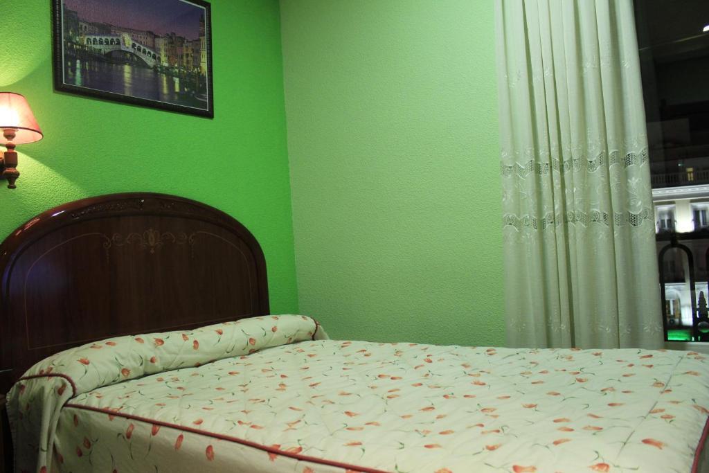 Hostal Ana Belen Madryt Zewnętrze zdjęcie
