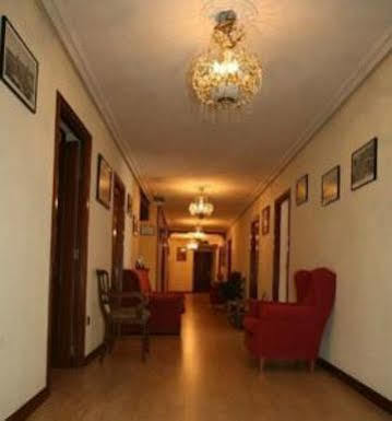 Hostal Ana Belen Madryt Zewnętrze zdjęcie